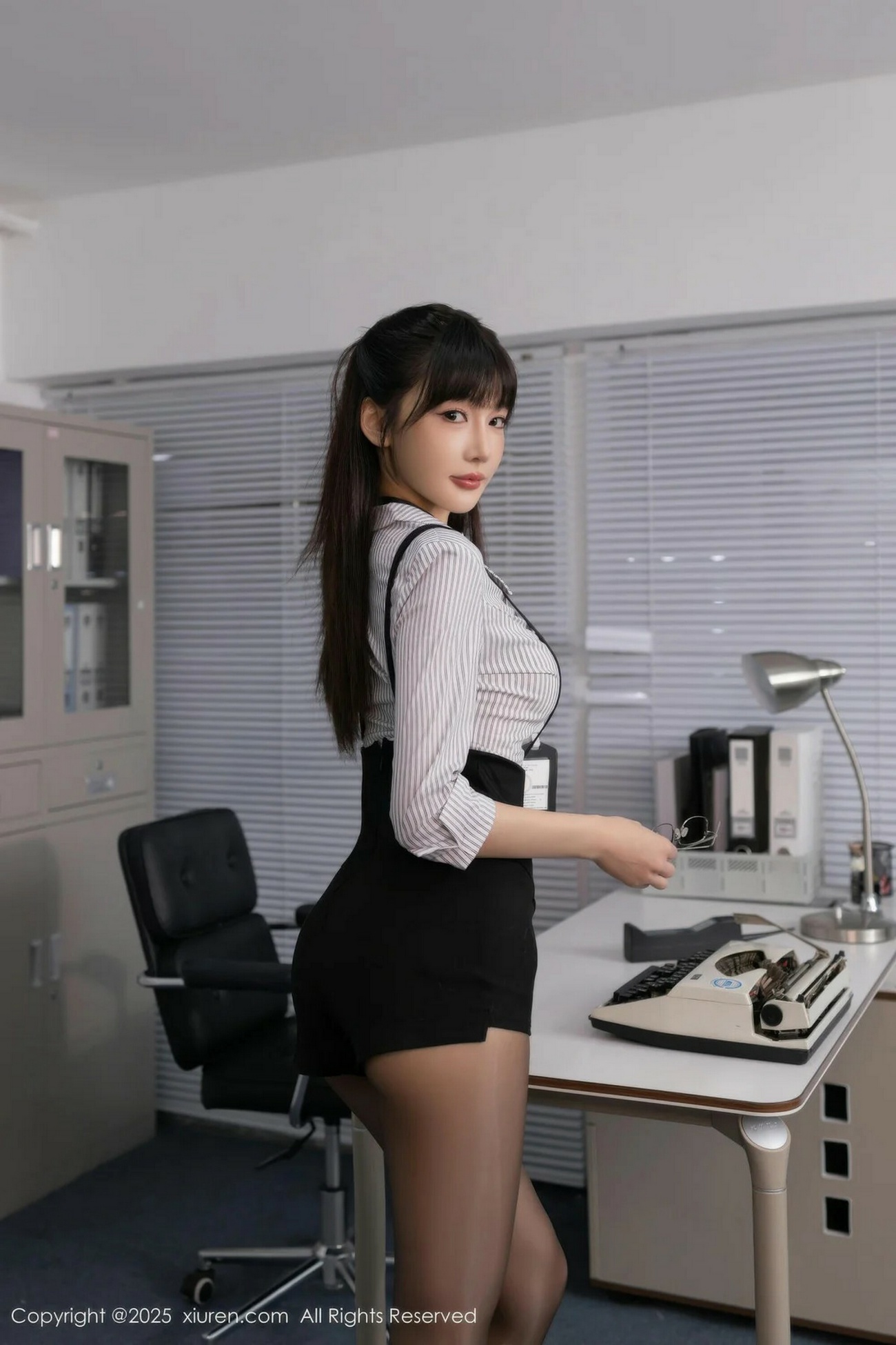 【XIUREN秀人网】2025.12.04Vol.11070 陆萱萱完整版无水印写真【80P】