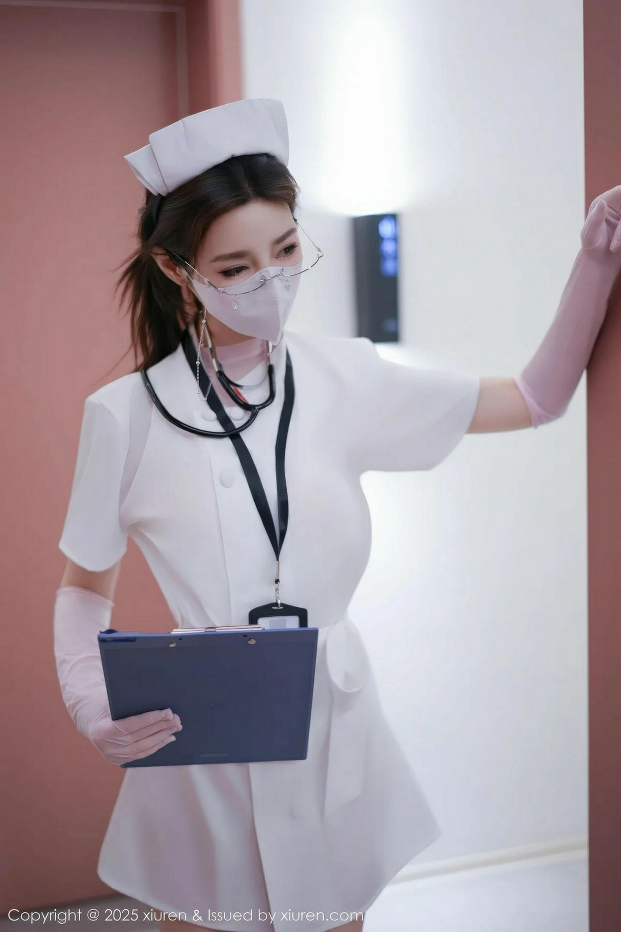 【XIUREN秀人网】2025.12.11Vol.11099 Twins-桃桃完整版无水印写真【78P】